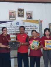 Berita tentang kolaborasi ITB STIKOM Bali dan UNDHIRA dalam Literasi dan Sistem Pembelajaran Daring di SDN 2 Inklusi Bengkala Buleleng